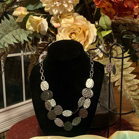 Jewelry - 💜4/$10💜 Silver Tone Coin Necklace & Earrings